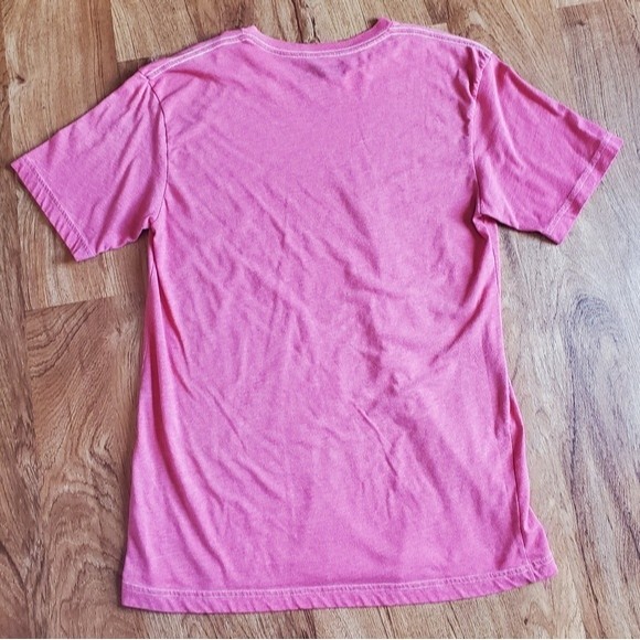 Red Levi's Logo Casual T-Shirt - Picture 5 of 12